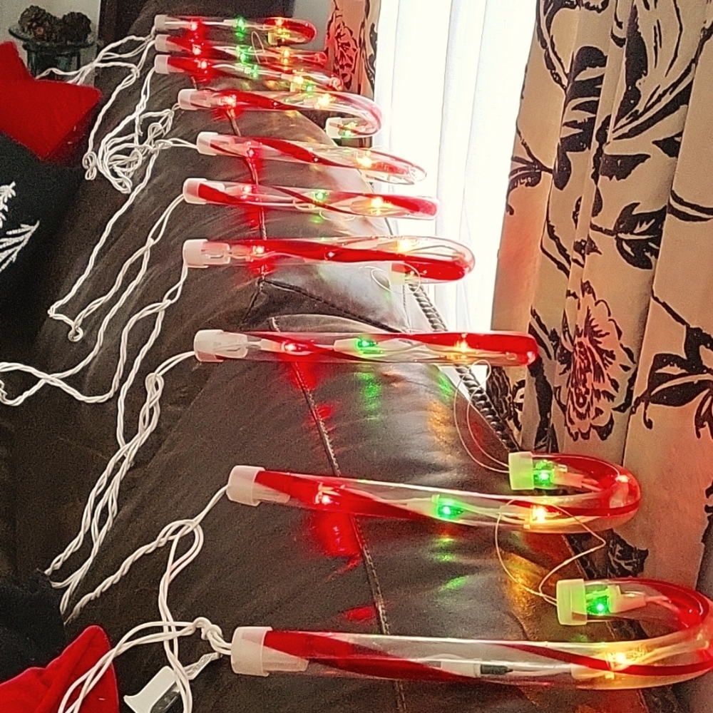 18'   GE lighted candy canes